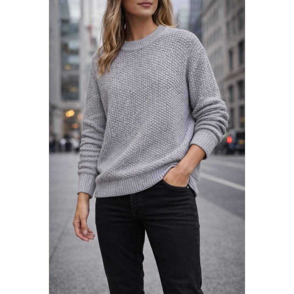 Women’s Size Medium Gray Chunky Knit Crewneck Sweater – Universal Thread